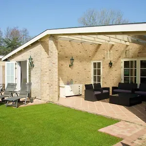 spaanse-bungalow-met-ruime-tuin-nabij-amsterdam.thehaguehotels.net/